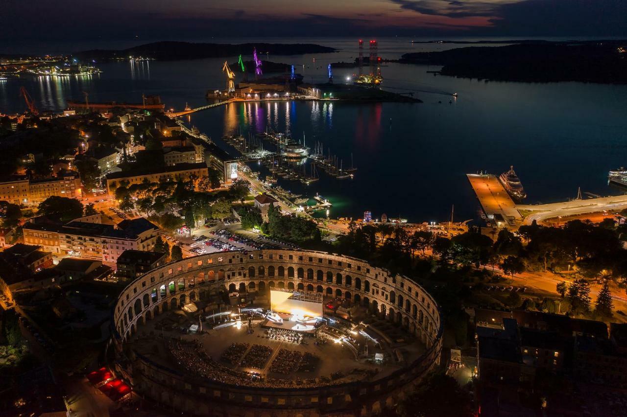 Luxury Apartment Jana With Private Parking Pula Buitenkant foto